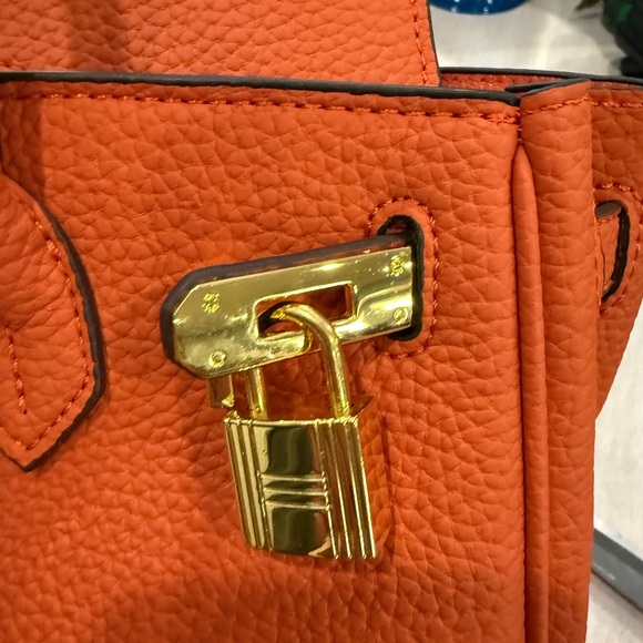 Burnt Orange Designer Handbag 💕 - Picture 6 of 7